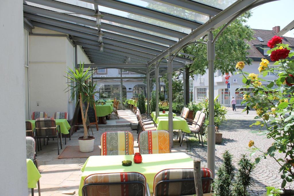 Gasthof Kreuz Hotel Heitersheim Buitenkant foto